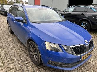 Skoda Octavia Stationcar 1.5 Automaat picture 3
