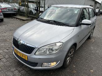 krockskadad bil auto Skoda Fabia 1.2 TSI Stationcar  Ambition 2012/3