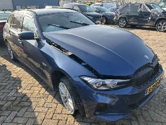krockskadad bil auto BMW 3-serie 320e  Hybrid Automaat Stationcar 2023/3