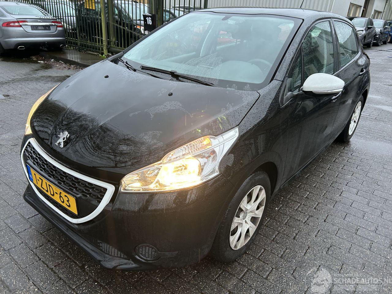 Peugeot 208 1.0   5 Drs   ( Motorschade )