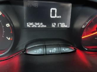 Peugeot 208 1.0   5 Drs   ( Motorschade ) picture 8