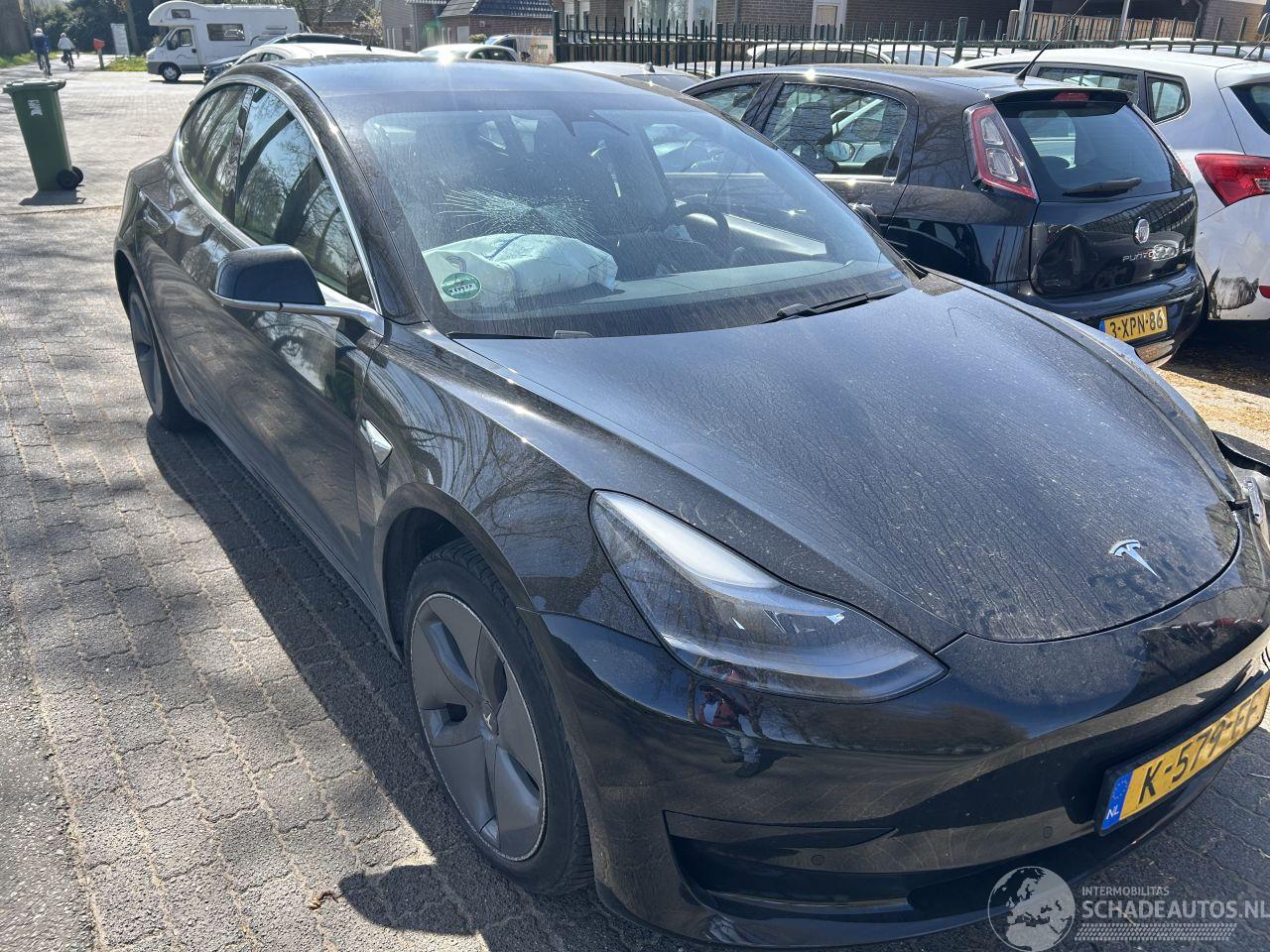 Tesla Model 3 Standard Range Plus RWD