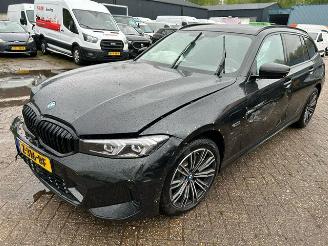 krockskadad bil auto BMW 3-serie 320e Touring Automaat  ( Nieuw Prijs 66500,00 ) 2024/3
