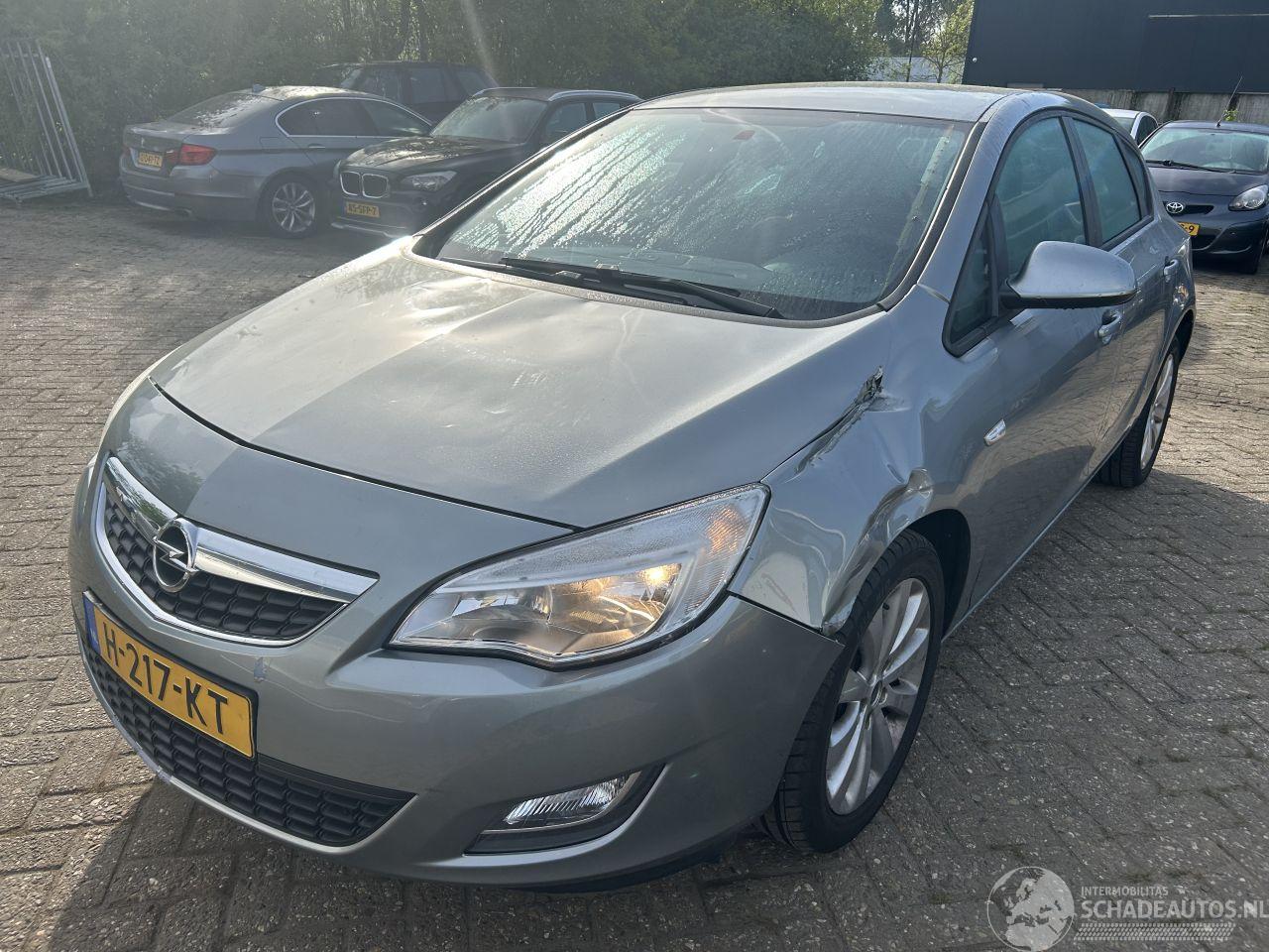 Opel Astra 1.4 Selection   5 Drs
