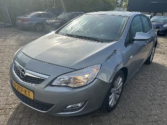 skadebil auto Opel Astra 1.4 Selection   5 Drs 2010/9