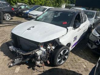 uszkodzony samochody osobowe Opel Corsa-E Elegance  Automaat 2022/9