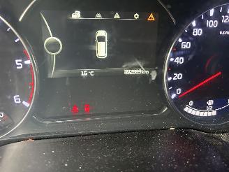 Kia Carens 1.7 Diesel picture 8