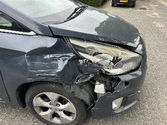 Kia Carens 1.7 Diesel picture 4