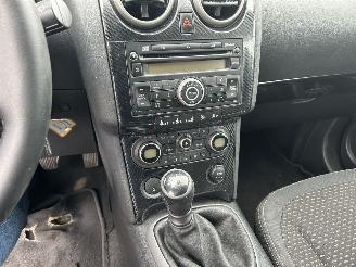 Nissan Qashqai 2.0 picture 4