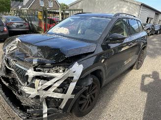 krockskadad bil auto Skoda Karoq 1.0  TSI  Greentech Business Edition 2023/1