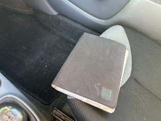 Peugeot 107 1.0  3 Drs picture 8