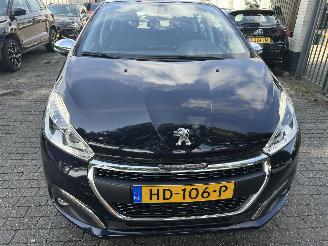 Peugeot 208 1.2 Puretech  Allure picture 2
