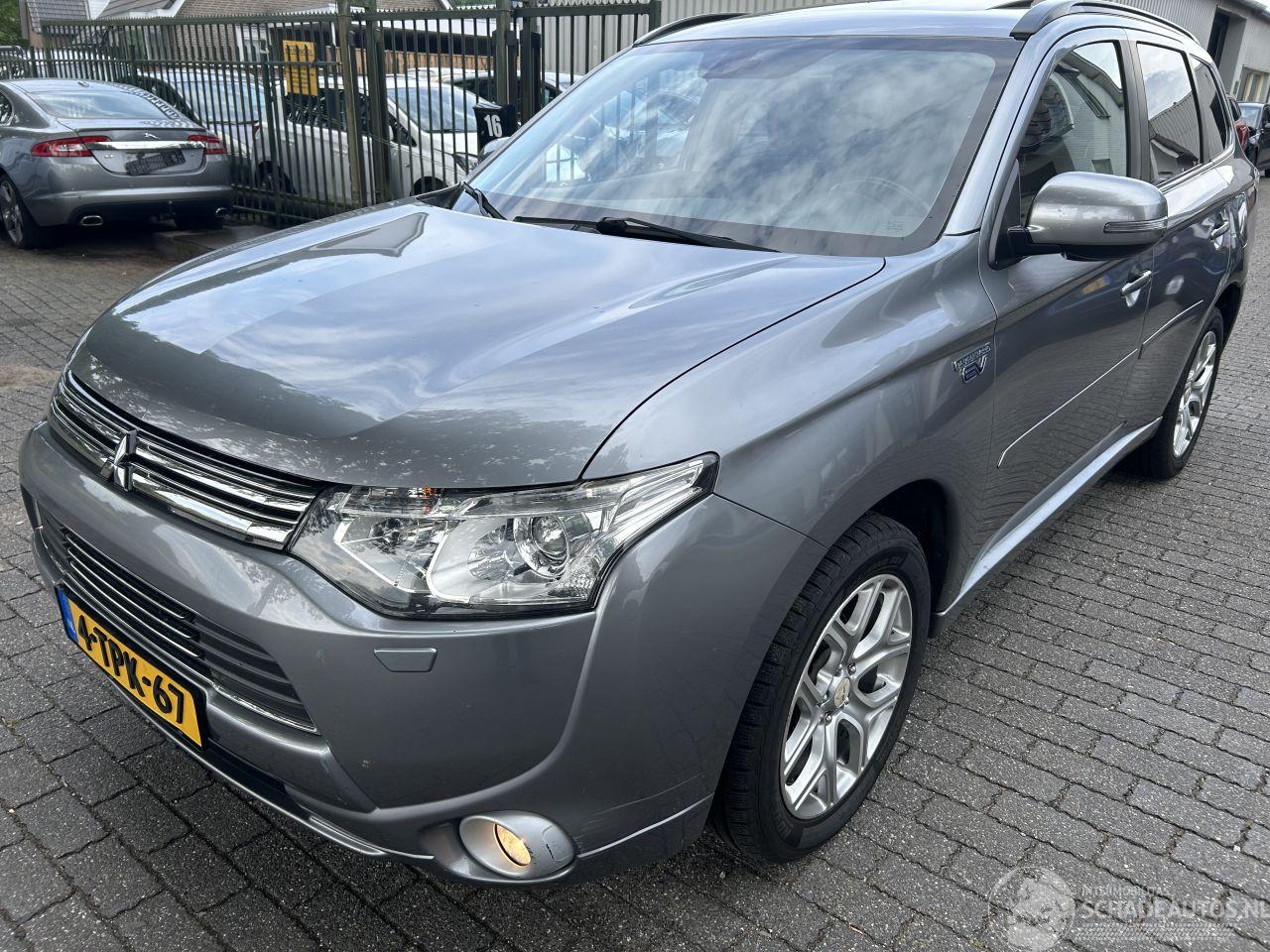 Mitsubishi Outlander 2.0 PluginHybrid Instyle  Automaat