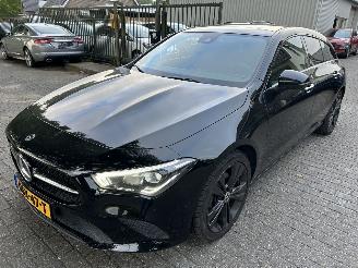 Damaged car Mercedes Cla-klasse 200 D  Shooting Break  Automaat 2020/1