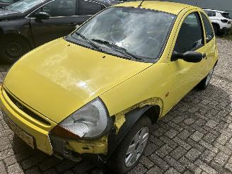 krockskadad bil auto Ford Ka 1.3      ( 81253 Km ) 2008/5