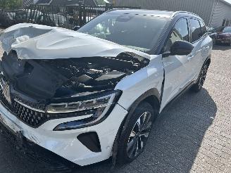 Damaged car Renault Austral 1.2 Mild Hybride Advanced 130 Techno  ( Panoramadak ) 2024/2