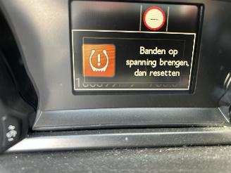 Peugeot 308 1.2 PureTech     5 Drs picture 11