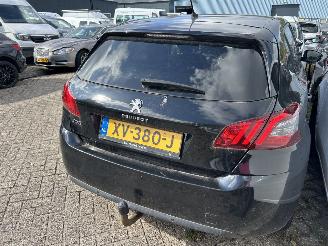 Peugeot 308 1.2 PureTech     5 Drs picture 4
