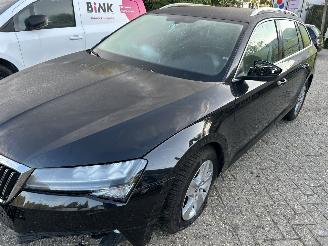 Voiture accidenté Skoda Superb 1.5 TSI  Automaat Stationcar Business Edition 2024/6