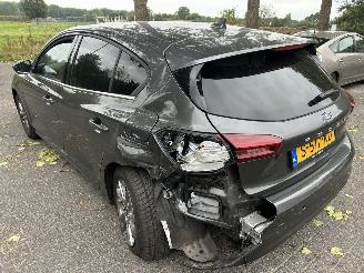 Ford Focus 1.0 EcoBoost Hybrid Titanium  5 drs picture 7