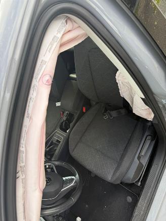 Volkswagen Golf Stationcar 1.0 TSI Life picture 13