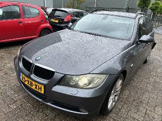 Damaged car BMW 3-serie 318 D  Touring 2007/3