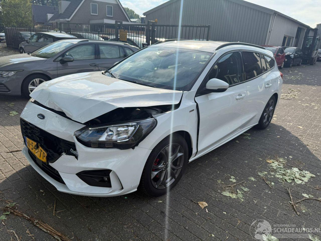 Ford Focus Stationcar 1.0  Hybrid  ST Line
