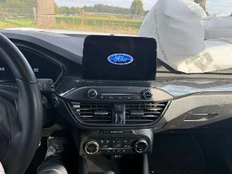 Ford Focus Stationcar 1.0  Hybrid  ST Line picture 10