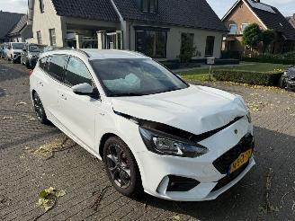 Ford Focus Stationcar 1.0  Hybrid  ST Line picture 3