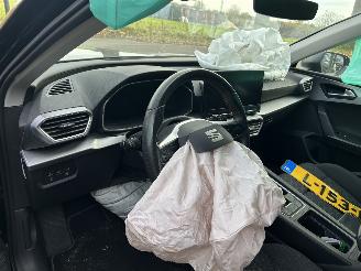 Seat Leon 1.5 eTSI  Hybrid Automaat  FR Launch Edition picture 13