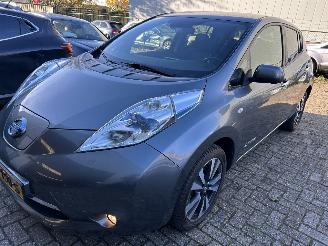 Vaurioauto  passenger cars Nissan Leaf Electric 30 kWh 2017/3