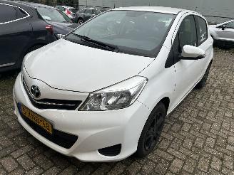 krockskadad bil auto Toyota Yaris 1.0 VVT-I  Now 2014/9