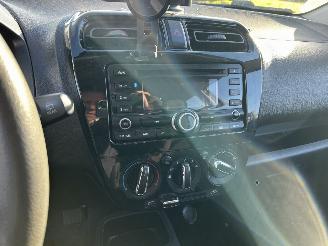 Mitsubishi Space-star 1.0 picture 9