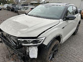 damaged passenger cars Volkswagen T-Roc 1.5 TSI  Automaat  R-Line  ( Nieuw prijs 53000,00 ) 2025/3