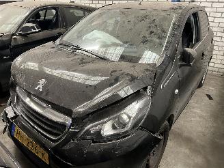 Coche accidentado Peugeot 108 1.0 e-VTI   5 Drs 2015/10