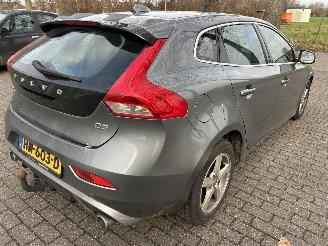 Volvo V-40 2.0  D2   R -Design picture 4