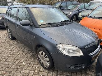Skoda Fabia Combi  1.4-16V Tour picture 2