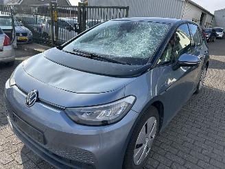 krockskadad bil auto Volkswagen ID.3 Pro Life  58 kWh 2020/12