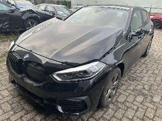 skadebil auto BMW 1-serie 118i  Business Edition 2021/8