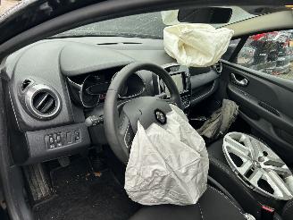 Renault Clio 0.9 TCE   5 drs picture 9