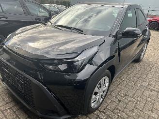krockskadad bil auto Toyota Aygo X Hybrid 115 Play  ( 390 KM ) nieuw prijs 24500,00 2026/1