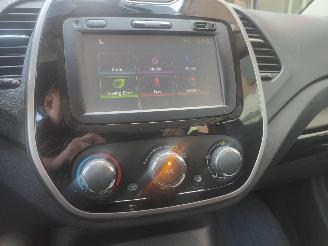 Renault Captur 0.9 TCe Expression Navi picture 12