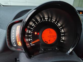 Peugeot 108 1.0 e-VTI Allure Clima Cruise picture 24