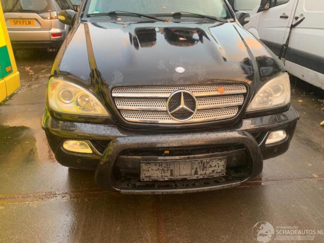 Mercedes ML ML I (163), SUV, 1998 / 2005 400 4.0 CDI V8 32V