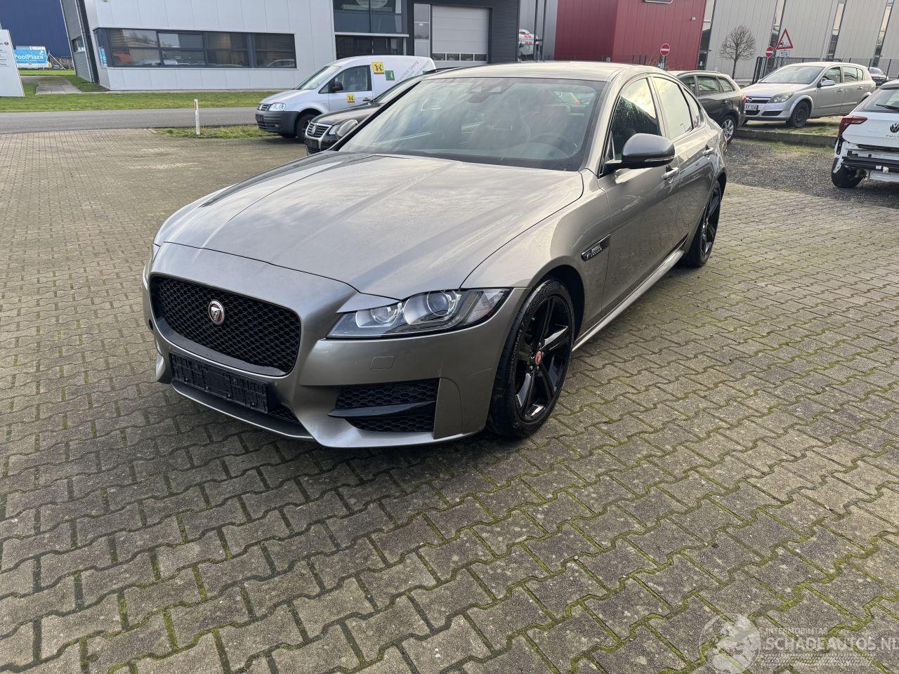 Jaguar XF 2.0 D AUTOMATIK R-SPORT BLACK LEDER NAVI KLIMA VOLL