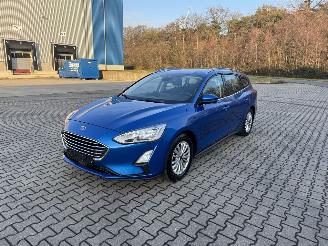 skadebil auto Ford Focus 1.0 Ecoboost Titanium Klima Navi 2019/2