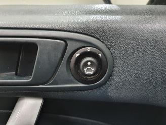 Ford Fiesta  picture 13