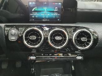 Mercedes A-klasse 177 A160 Avantgarde picture 11