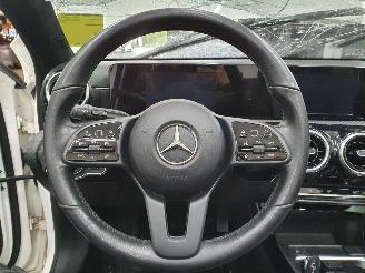 Mercedes A-klasse 177 A160 Avantgarde picture 9