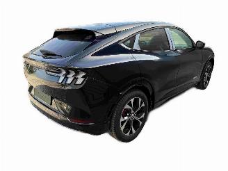 Ford Mustang Mach-e Premium AWD picture 4